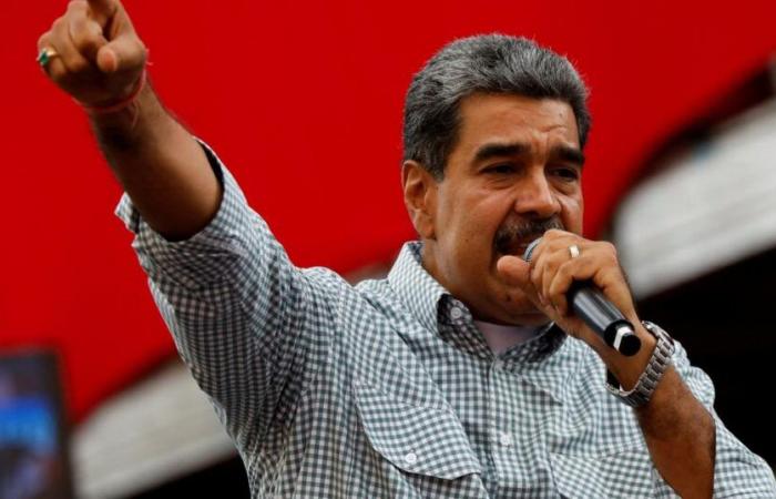 President
      Maduro
      says
      he
      has
      “respect”
      for
      Gonzalez
      Urrutia’s
      “decision”
      to
      go
      into
      exile
      in
      Spain