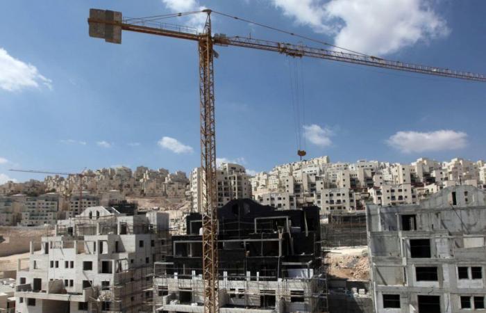 Israeli
      settlements:
      a
      promising
      real
      estate
      market