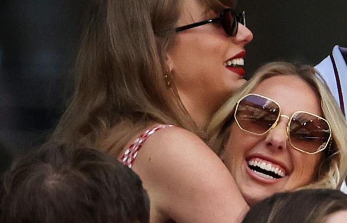 Taylor
      Swift
      and
      Brittany
      Mahomes
      Debunk
      Friendship
      Rift
      Rumors