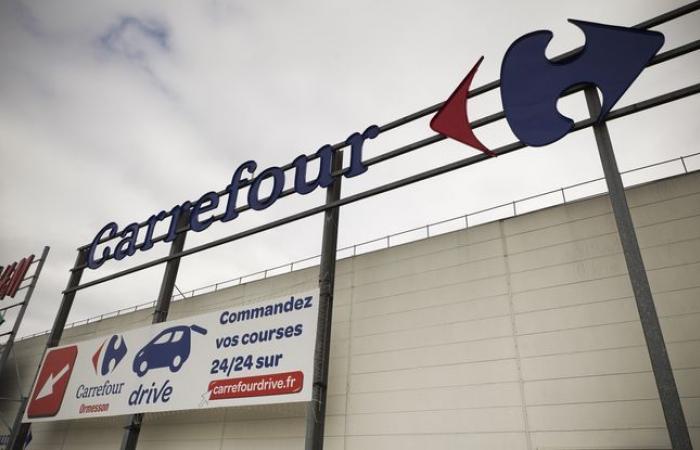 Contaminated
      cheese
      recalled
      by
      Carrefour
      across
      France