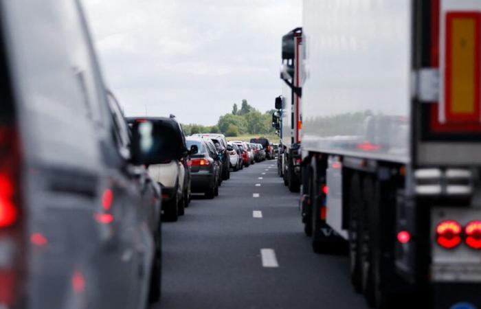 Saint-Cloud
      tunnel
      closed
      in
      both
      directions
      after
      technical
      operating
      problem