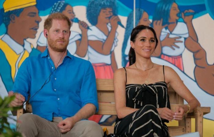 A
      few
      hours
      after
      their
      happy
      announcement,
      Harry
      and
      Meghan
      are
      making
      headlines