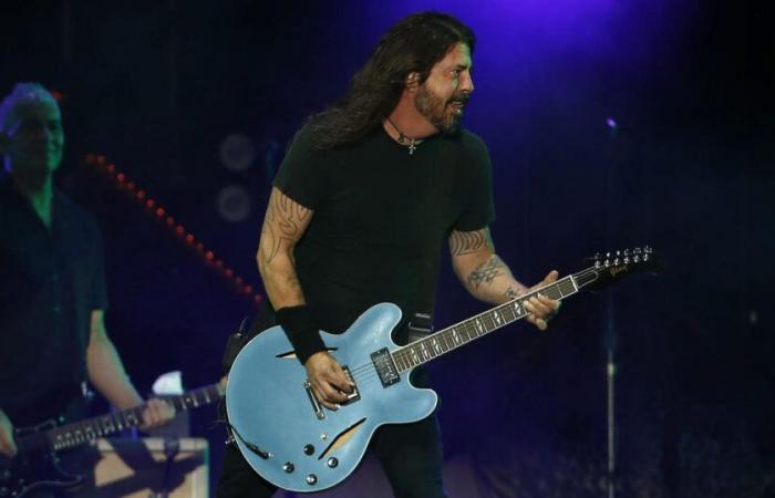 Dave
      Grohl
      says
      he
      has
      a
      new
      baby
      outside
      of
      his
      21-year
      marriage