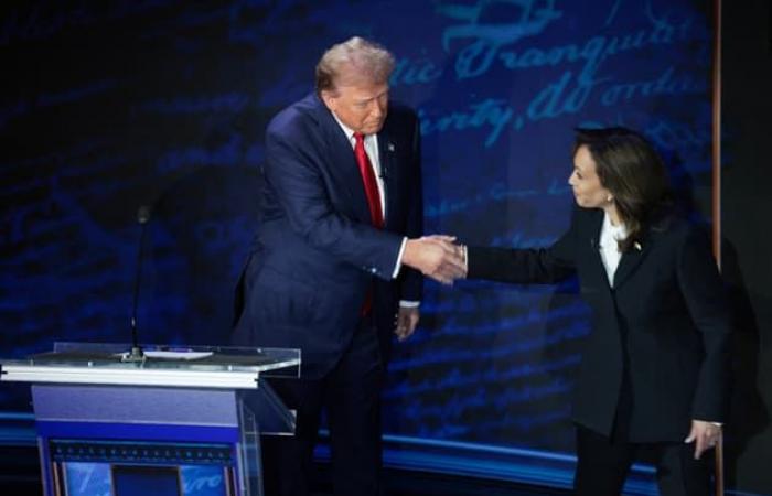 Images
      of
      the
      first
      handshake
      between
      the
      two
      candidates