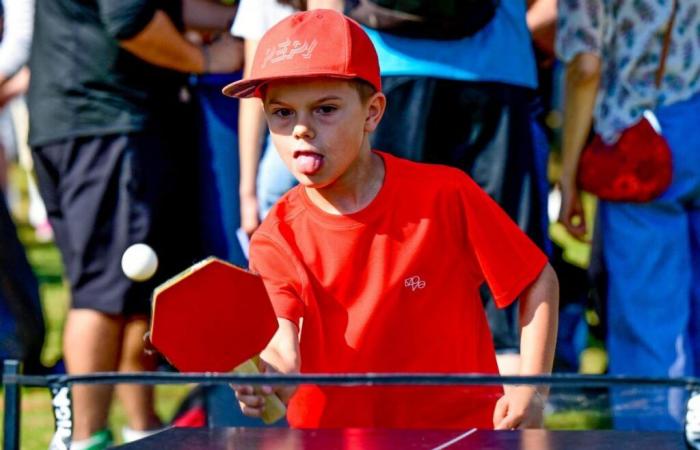 Ping-pong,
      golf,
      hockey…
      little
      Oscar
      of
      Sweden’s
      very
      sporty
      weekend