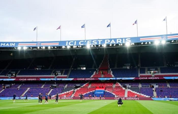 Phil
      Collins’
      original
      version
      returns
      for
      the
      players’
      entrance
      at
      the
      Parc
      des
      Princes