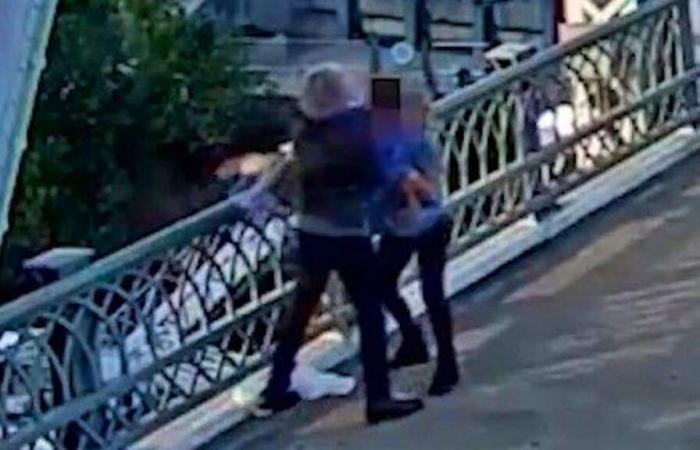 USA:
      Jon
      Bon
      Jovi
      stops
      desperate
      woman
      from
      jumping
      off
      bridge