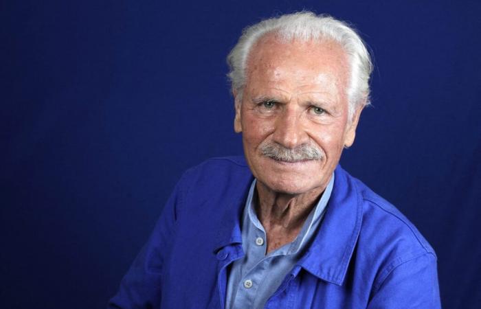 At
      the
      Fête
      de
      l’Humanité,
      Yann
      Arthus-Bertrand
      takes
      a
      portrait
      of
      you