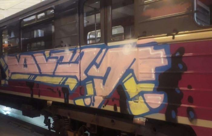 Three
      years
      in
      prison
      for
      a
      Frenchman
      who
      wrote
      graffiti
      in
      the
      Baku
      metro