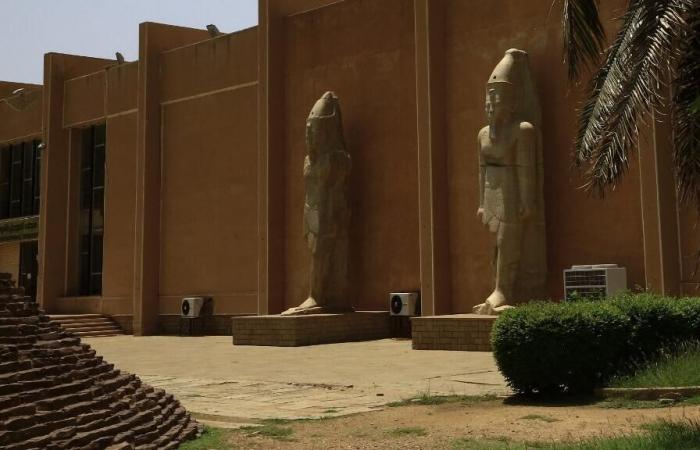 In
      Sudan,
      the
      looting
      of
      the
      national
      museum
      in
      Khartoum
      confirmed
      by
      the
      authorities