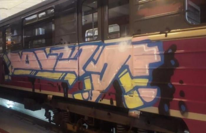 Three
      years
      in
      prison
      for
      a
      Frenchman
      who
      wrote
      graffiti
      in
      the
      Baku
      metro