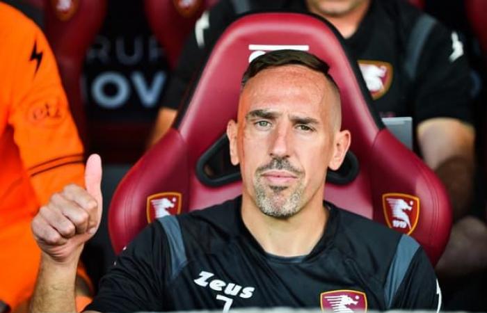 With
      his
      diploma
      in
      hand,
      Franck
      Ribéry
      can
      now
      begin
      his
      coaching
      career