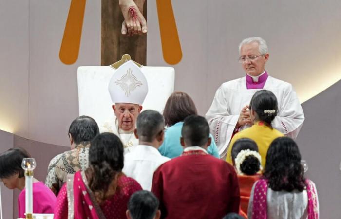 In
      Singapore,
      Pope
      Francis
      advocates
      for
      city-state’s
      migrant
      workers