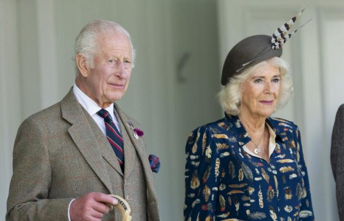 Charles
      III:
      Royal
      protocol
      forgotten,
      this
      powerful
      image
      that
      we
      never
      thought
      we
      would
      see