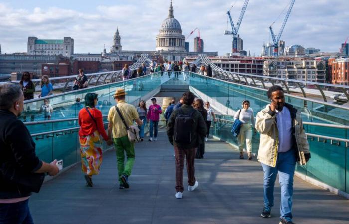 To
      travel
      to
      the
      United
      Kingdom,
      tourists
      will
      have
      to
      pay
      12
      euros
      from
      spring
      2025
      –
      Libération