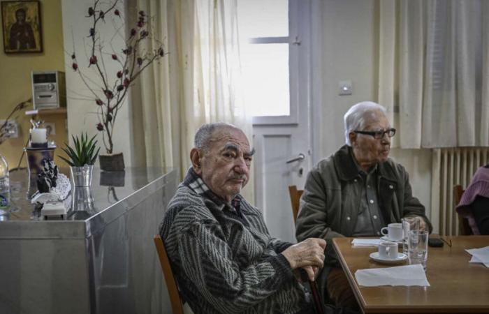 Greece
      faces
      the
      absence
      of
      public
      policy
      to
      support
      the
      aging
      of
      the
      population