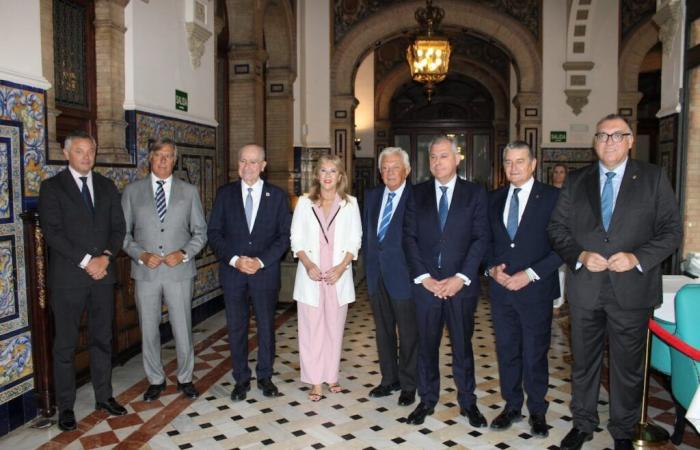 Seville
      and
      Malaga
      join
      forces
      to
      force
      the
      Junta
      to
      support
      the
      tourist
      tax
      |
      Economy