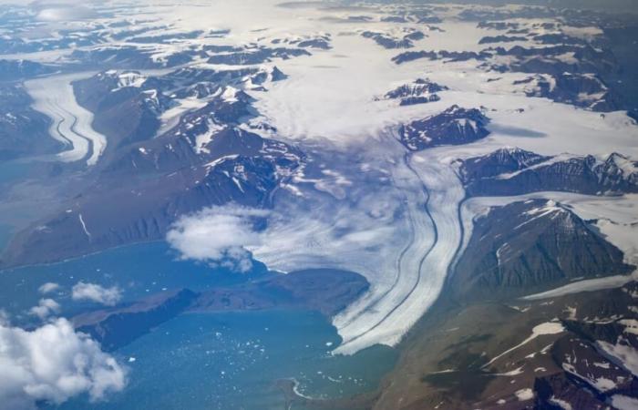 A
      huge
      tsunami
      from
      Greenland
      shook
      the
      Earth
      for
      nine
      days