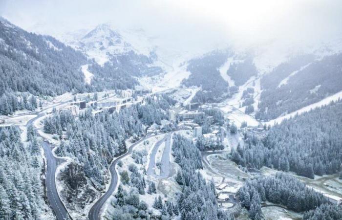 In
      pictures.
      Discover
      the
      first
      snows
      that
      fell
      in
      our
      resorts!