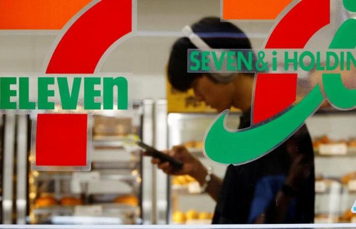 Japan
      complicates
      7-Eleven
      takeover
      by
      classifying
      it
      as
      ‘essential’
      to
      industry