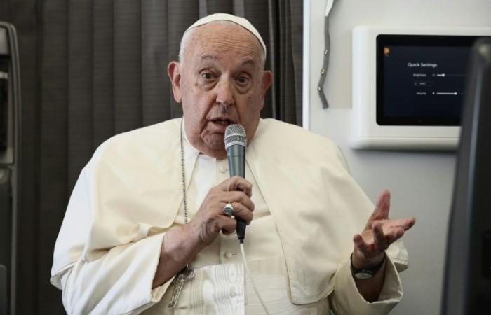 Vatican
      was
      aware
      of
      accusations
      against
      Abbé
      Pierre,
      Pope
      reveals