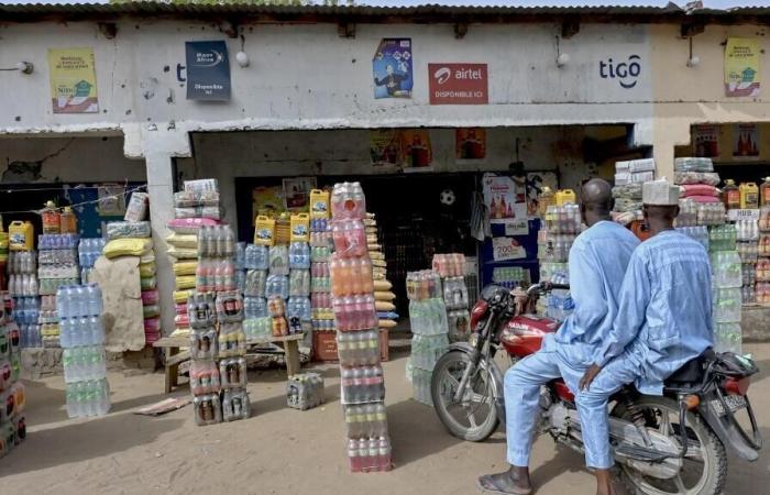 In
      Chad,
      after
      the
      floods,
      businesses
      close
      due
      to
      lack
      of
      customers