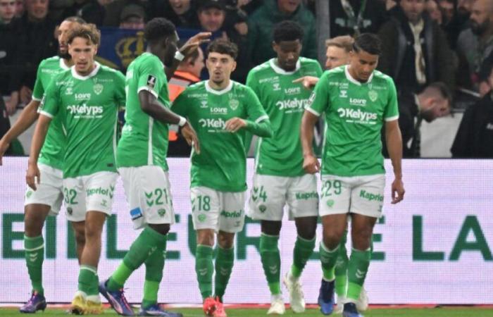 Saint-Etienne
      surprises
      Lille
      and
      signs
      its
      first
      victory
      since
      its
      return
      to
      the
      elite