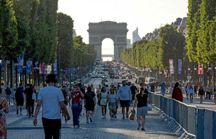 The
      Parade
      of
      Olympic
      Athletes,
      a
      Final
      Celebration
      of
      the
      Paris
      Games