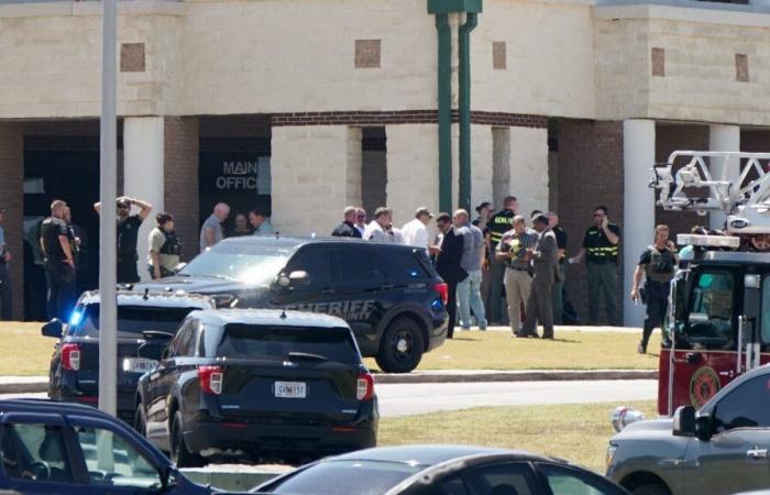 Apalachee
      High
      School
      shooting
      911
      calls
      released:
      Reports