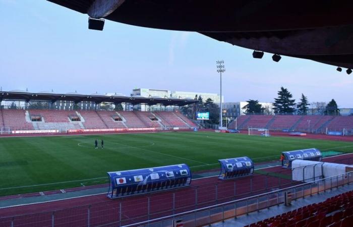 Deprived
      of
      the
      Defense
      Arena,
      Racing
      92
      supporters
      are
      reluctant
      to
      go
      to
      the
      stadium
      in
      Créteil