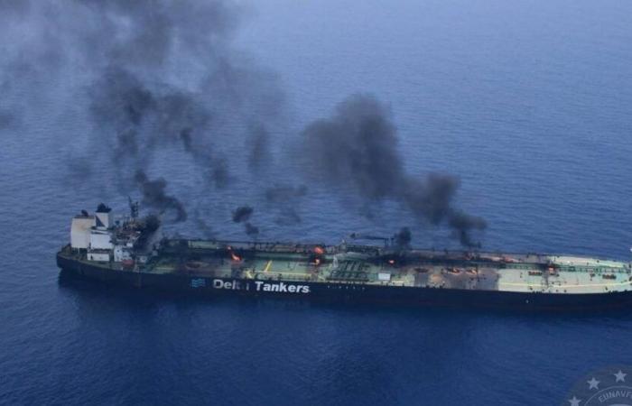 Towing
      operation
      underway
      for
      oil
      tanker
      attacked
      and
      abandoned
      in
      the
      Red
      Sea