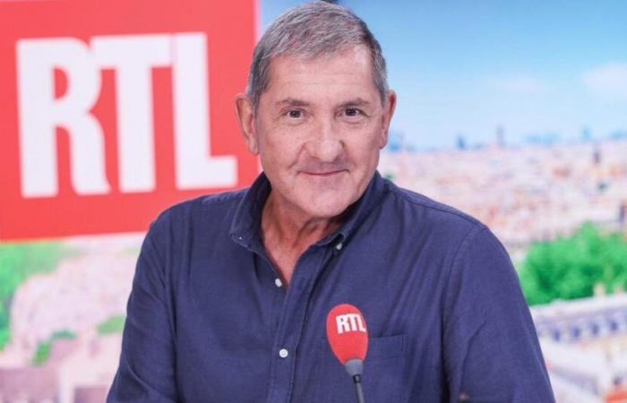 Yves
      Calvi
      talks
      about
      his
      eventful
      summer
      to
      RTL
      and
      BFMTV