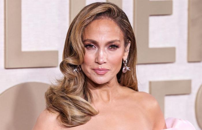 Jennifer
      Lopez:
      her
      first
      husband
      breaks
      the
      silence,
      “I
      can
      understand
      Ben
      Affleck…”