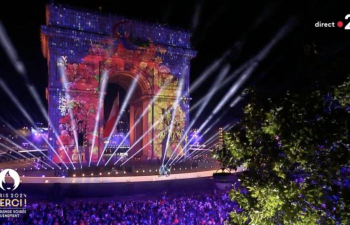 Parade
      of
      Champions
      –
      “We
      are
      witnessing
      the
      first
      concert
      in
      history
      without
      a
      singer”,
      “Closing
      like
      this,
      what
      a
      shame”,
      “The
      audience
      booing
      with
      disappointment”:
      Internet
      users
      castigate
      a
      disappointing
      final
      concert
      for
      the
      2024
      Olympics