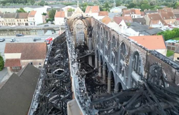 Work
      to
      secure
      the
      church
      continues,
      almost
      two
      weeks
      after
      the
      fire