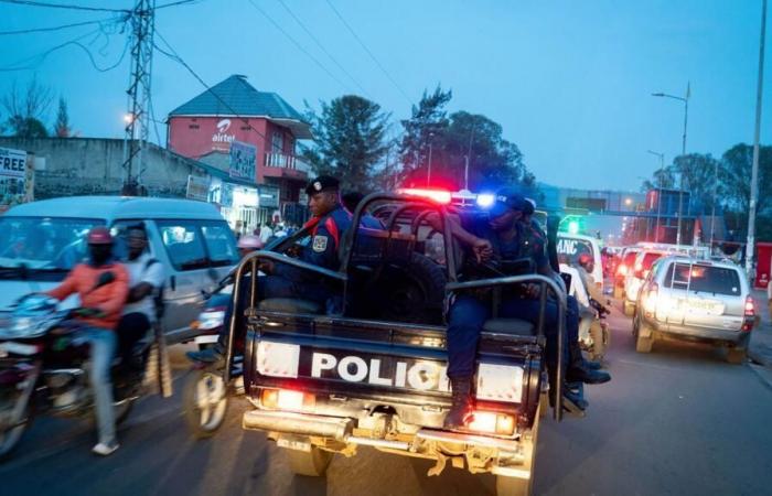 In
      the
      DRC,
      the
      mayor
      of
      Goma
      bans
      the
      activity
      of
      small
      businesses
      after
      5
      p.m.