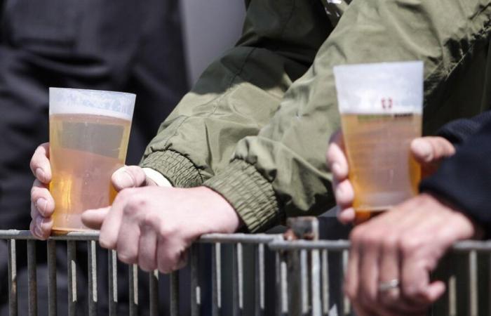 Premier
      League
      club
      selling
      beer
      and
      wine
      cheaper
      than
      WATER
      this
      weekend
      but
      fans
      will
      have
      to
      be
      quick