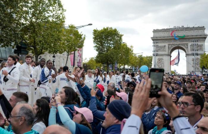 The
      athletes’
      parade,
      the
      “icing
      on
      the
      cake”
      of
      the
      Paris
      Olympics