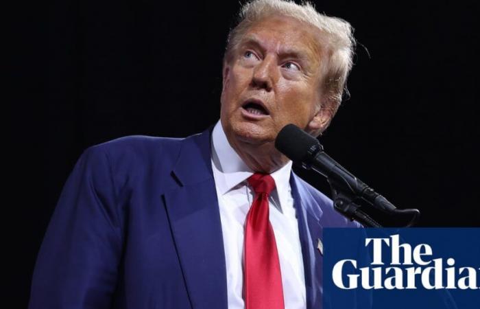 Democrats
      taunt
      ‘chicken’
      Trump
      for
      refusing
      second
      debate
      with
      Harris
      |
      US
      elections
      2024