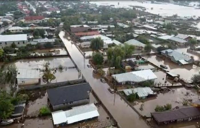 Images
      of
      floods
      that
      killed
      at
      least
      four
      people
      in
      Romania