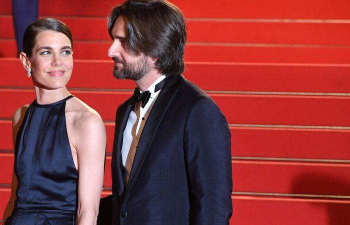 For
      the
      very
      first
      time,
      Charlotte
      Casiraghi
      opens
      up
      about
      her
      breakup
      with
      Dimitri
      Rassam
      and
      reveals
      what
      helped
      her