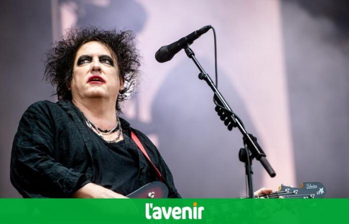 Surprise:
      The
      Cure’s
      new
      album
      will
      be
      released
      on
      November
      1st