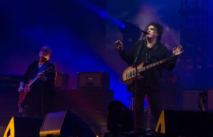 16
      years
      after
      their
      last
      album,
      The
      Cure
      announce
      the
      release
      of
      a
      new
      album