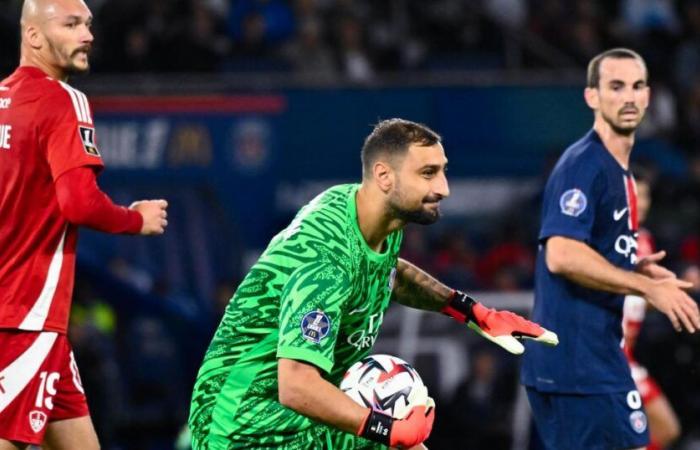 PSG
      deprived
      of
      Donnarumma
      against
      Girona