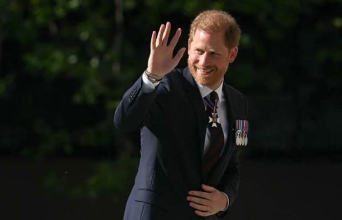 Royal
      Family
      Officially
      Wishes
      Prince
      Harry
      a
      ‘Happy
      40th
      Birthday’