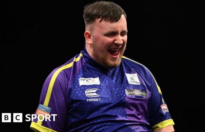 World
      Series
      of
      Darts
      Finals:
      Luke
      Littler
      beats
      Michael
      Smith
      to
      win
      third
      world
      series
      title