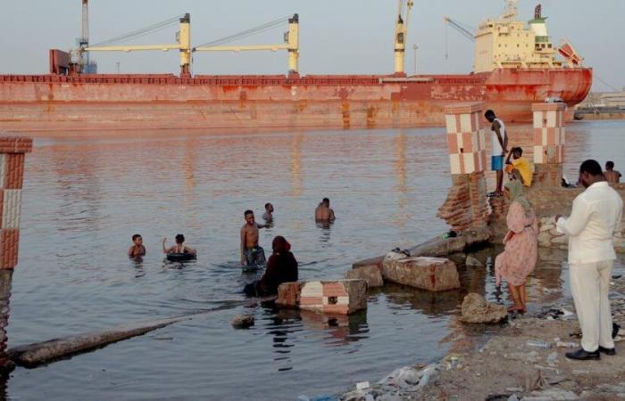 Port
      Sudan,
      makeshift
      capital
      of
      a
      war-torn
      country