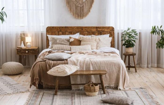 It’s
      the
      “rustic”
      style
      that
      will
      be
      trendy
      in
      2025
      in
      the
      bedroom