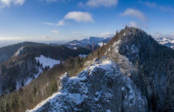 Researchers
      Discover
      New
      Highest
      Peak
      in
      Jura
      and
      Keep
      It
      Secret