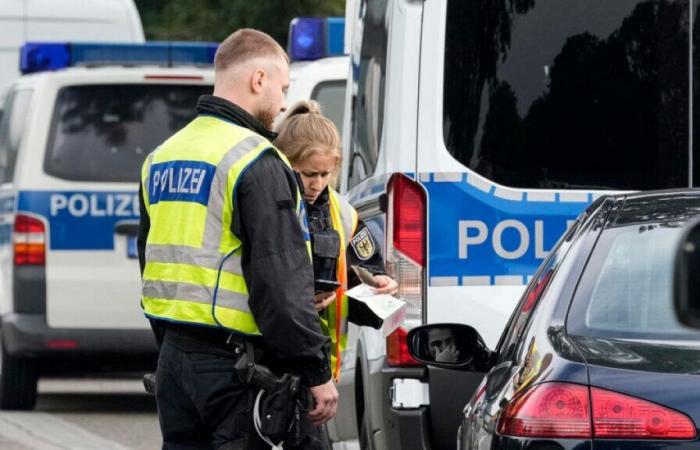 Huge explosion rocks hall in downtown Cologne